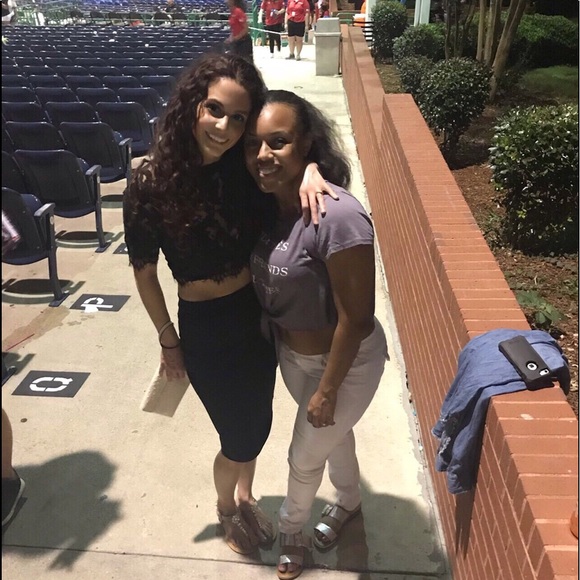 Meet the Posher - Picture 4 of 8